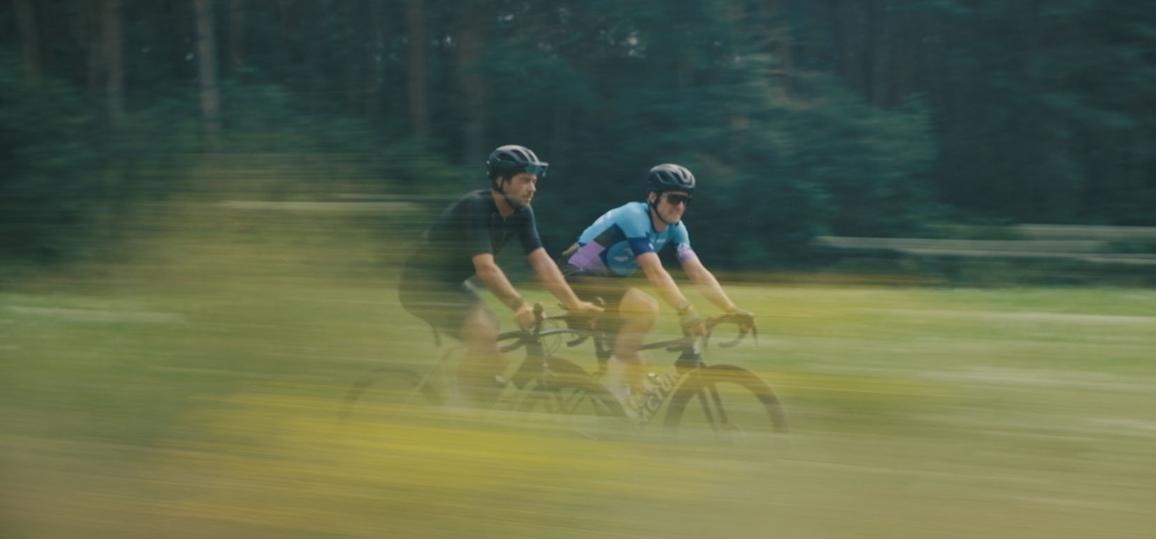 Win jij een gesigneerd wielertruitje van de WK Gravel-kampioen 2024?
